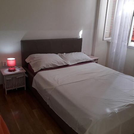 Studio On Main Pedestrian Street Appartement Pula Buitenkant foto